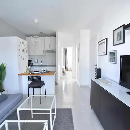Apartament Holyhome White 201 *